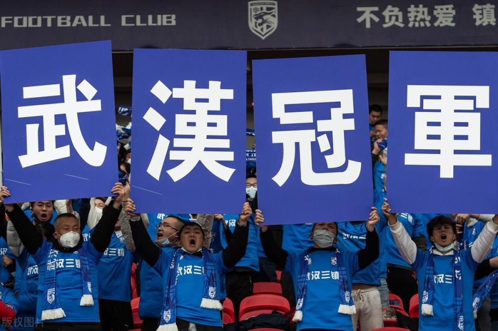 两条线索互相交织，将紧张危情的气氛营造到极致
